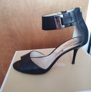 Michael Kors Guiliana open to sandal